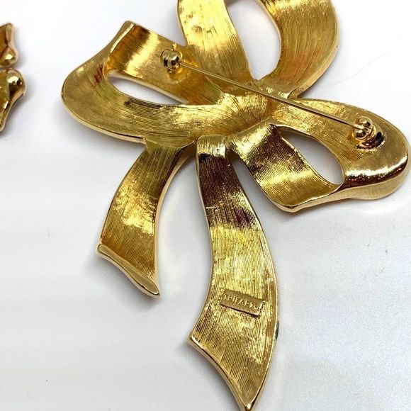 VINTAGE⚜️RARE TRIFARI Enamel Black Bow Brooch Set - Picture 7 of 14